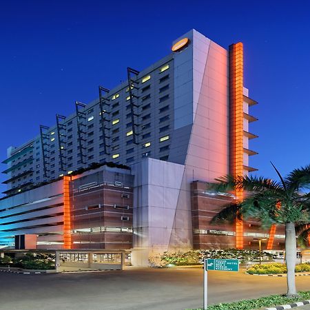 แฮริส โฮเต็ล แอนด์ คอนเวนชั่น เกลาปา กาดิง Hotel จาการ์ตา ภายนอก รูปภาพ