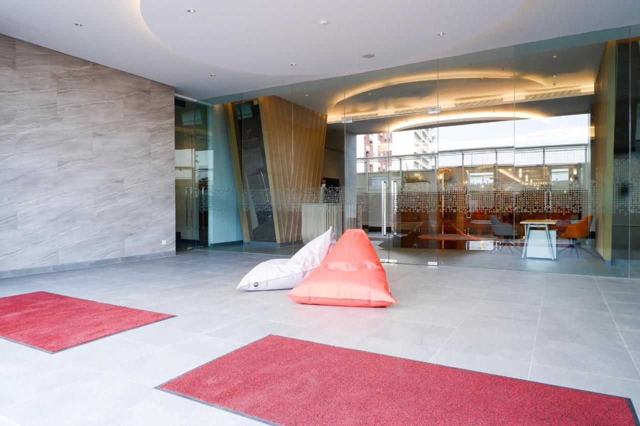 แฮริส โฮเต็ล แอนด์ คอนเวนชั่น เกลาปา กาดิง Hotel จาการ์ตา ภายนอก รูปภาพ