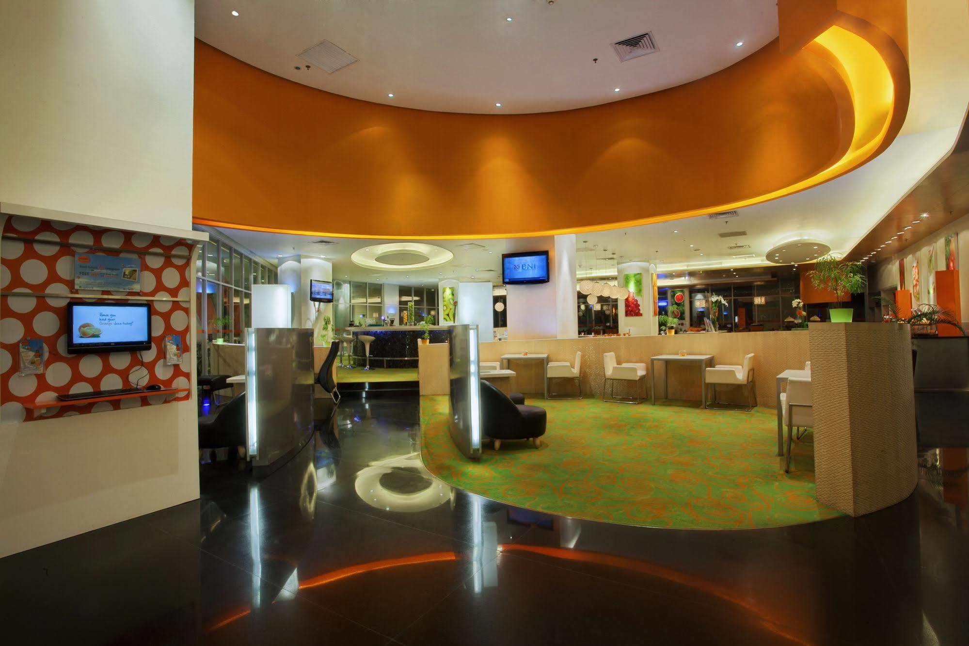 แฮริส โฮเต็ล แอนด์ คอนเวนชั่น เกลาปา กาดิง Hotel จาการ์ตา ภายนอก รูปภาพ