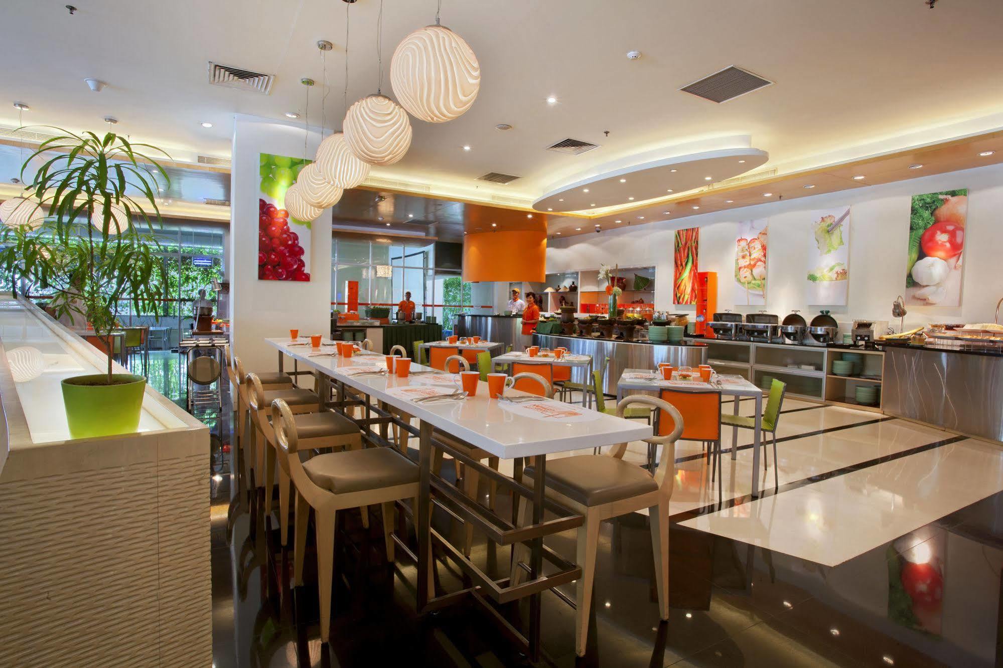 แฮริส โฮเต็ล แอนด์ คอนเวนชั่น เกลาปา กาดิง Hotel จาการ์ตา ภายนอก รูปภาพ